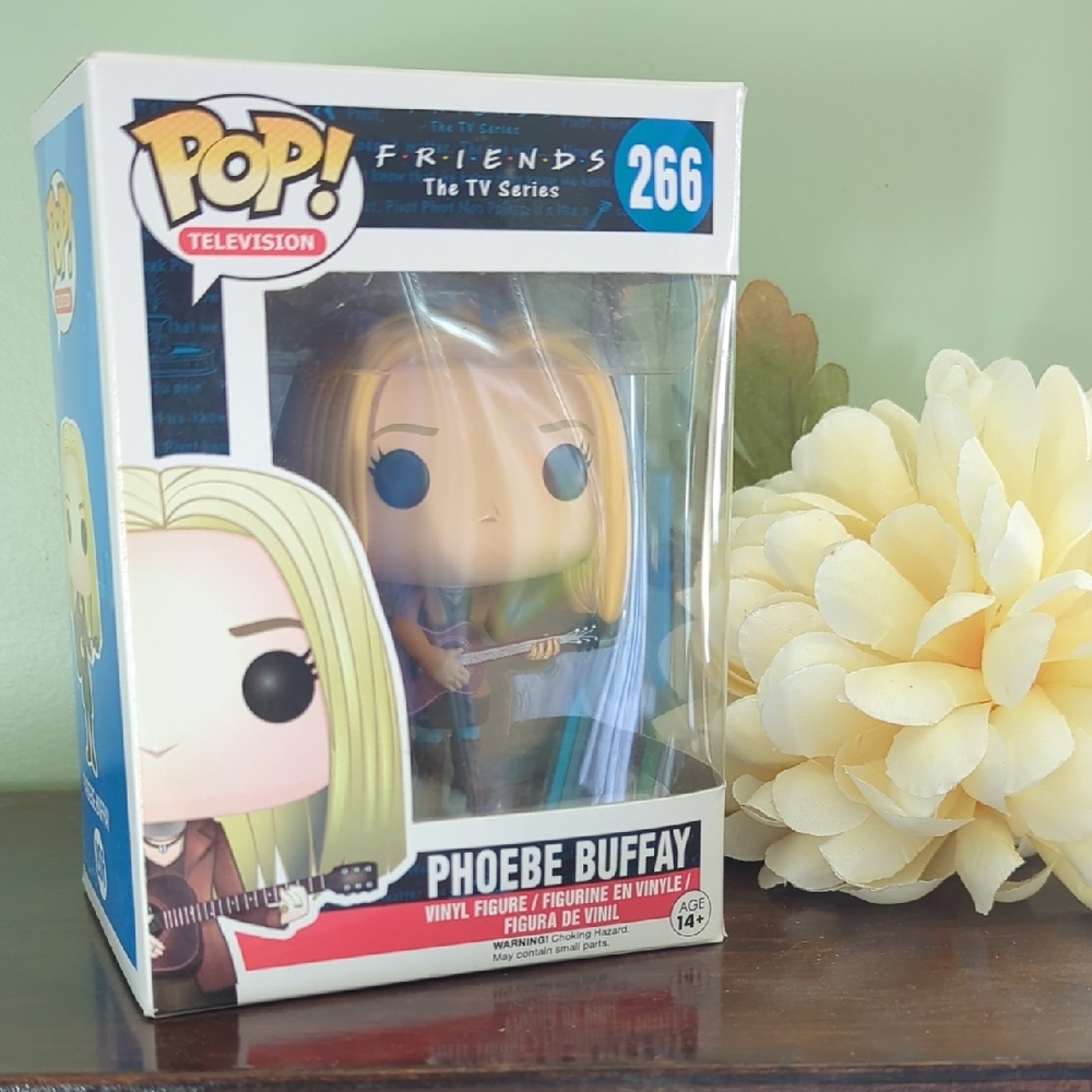 Funko Pop! Friends Phoebe Buffay with Guitar